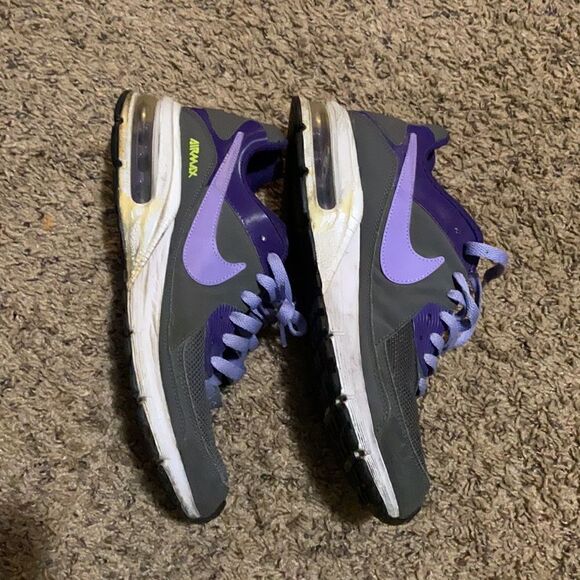 Nike shoes  - Picture 2 of 5